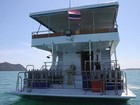Tauchdeck an Board der MV Pawara Tauchsafatri Schiff in demn Similan Inseln